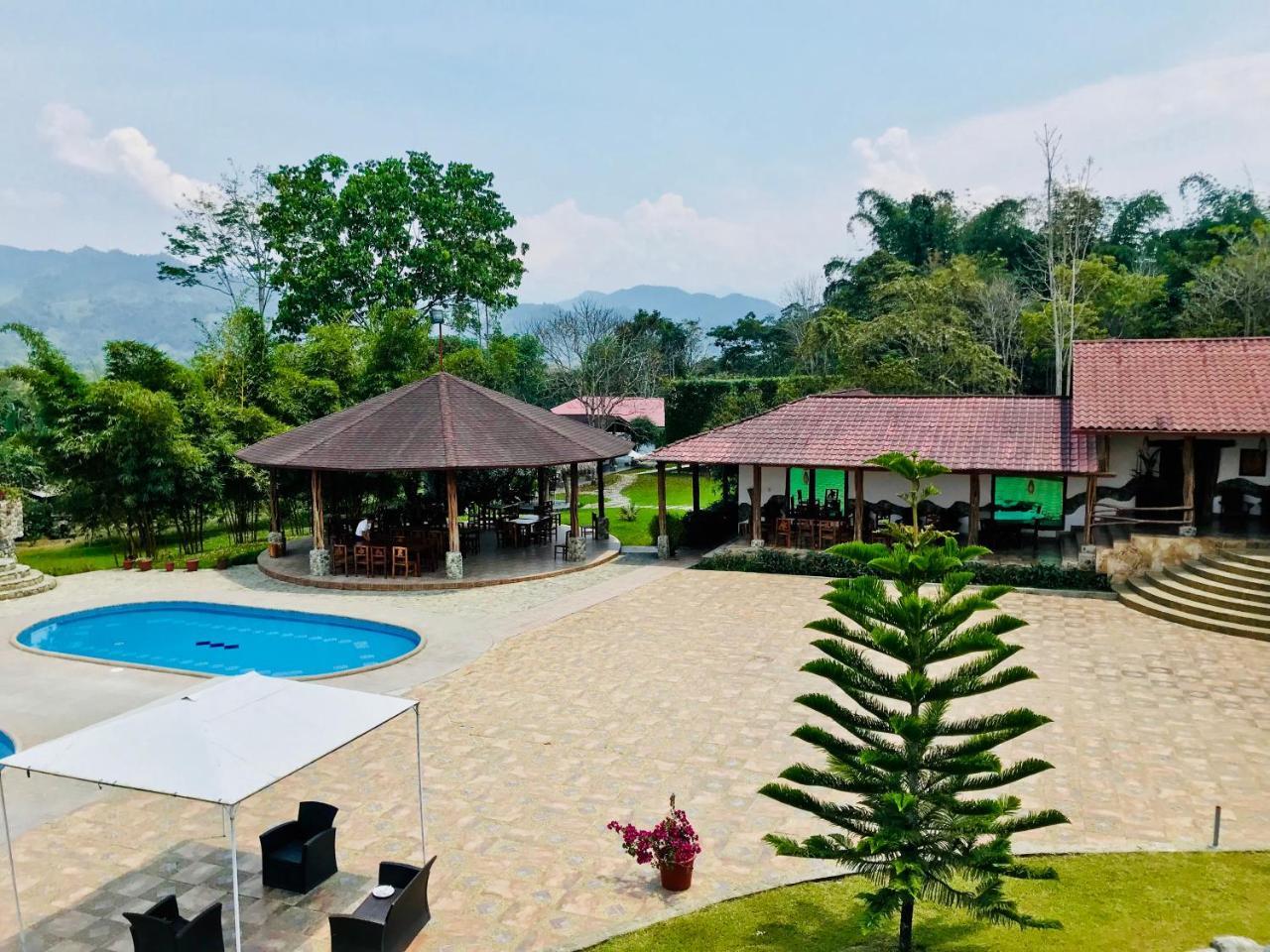 Hosteria Tierra Dorada Yantzaza Exteriér fotografie