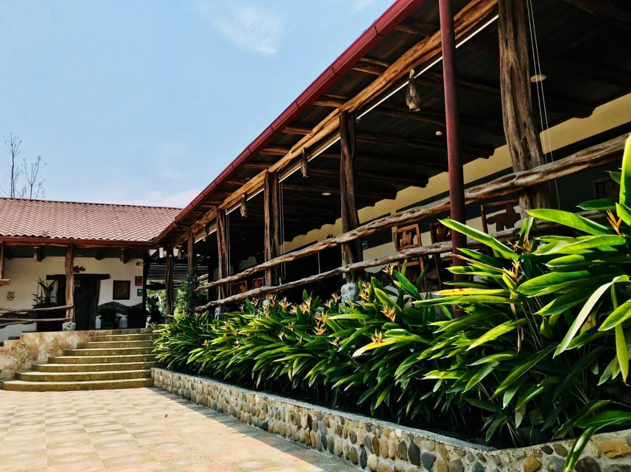 Hosteria Tierra Dorada Yantzaza Exteriér fotografie