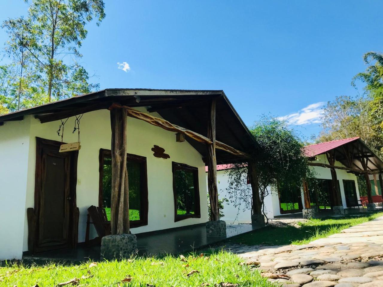 Hosteria Tierra Dorada Yantzaza Exteriér fotografie