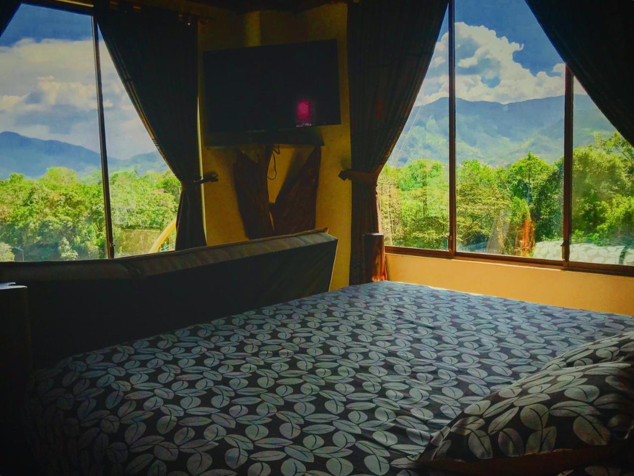 Hosteria Tierra Dorada Yantzaza Exteriér fotografie