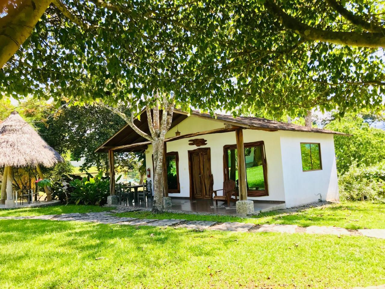 Hosteria Tierra Dorada Yantzaza Exteriér fotografie