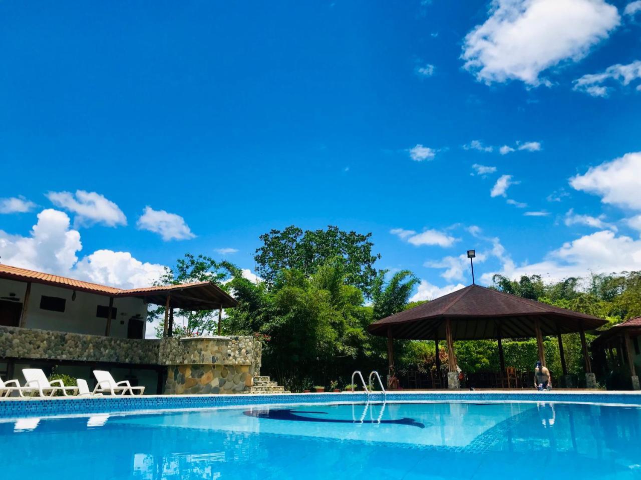 Hosteria Tierra Dorada Yantzaza Exteriér fotografie