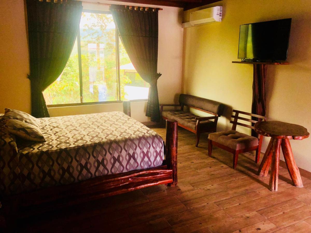 Hosteria Tierra Dorada Yantzaza Exteriér fotografie
